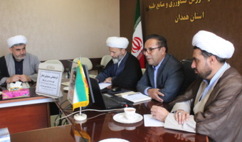 برگزاری نشست فصلی مسئولین دفاتر حوزه نمایندگی ولی فقیه در مرکز تحقیقات و آموزش کشاورزی و منابع طبیعی استان همدان