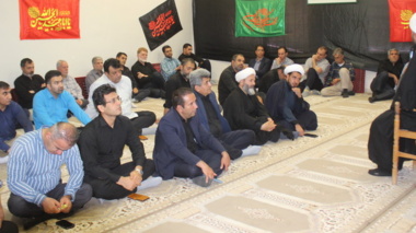 برگزاری مراسم روز سوم محرم همراه با قرائت زیارت عاشورا، سخنرانی، مرثیه سرایی