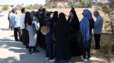 برگزاری دوره آموزش عملی برای کشاورزان و انتقال تجربیات کاشت زعفران در ایستگاه تحقیقاتی اکباتان